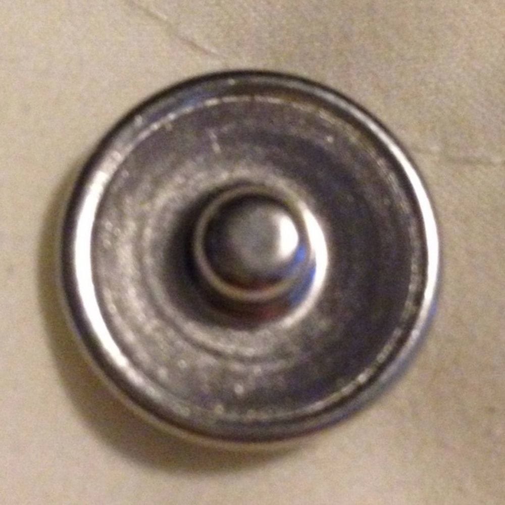 Skull Button Snap - Picture 2 of 2